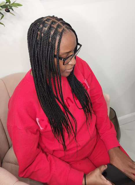 Smedium knotless braids
